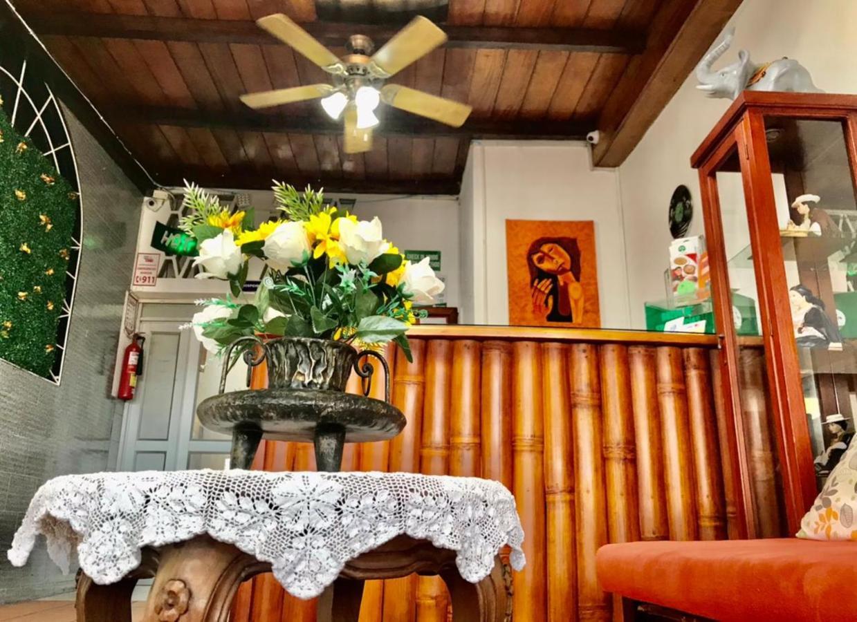 Hotel Las Palmas Esmeraldas Buitenkant foto