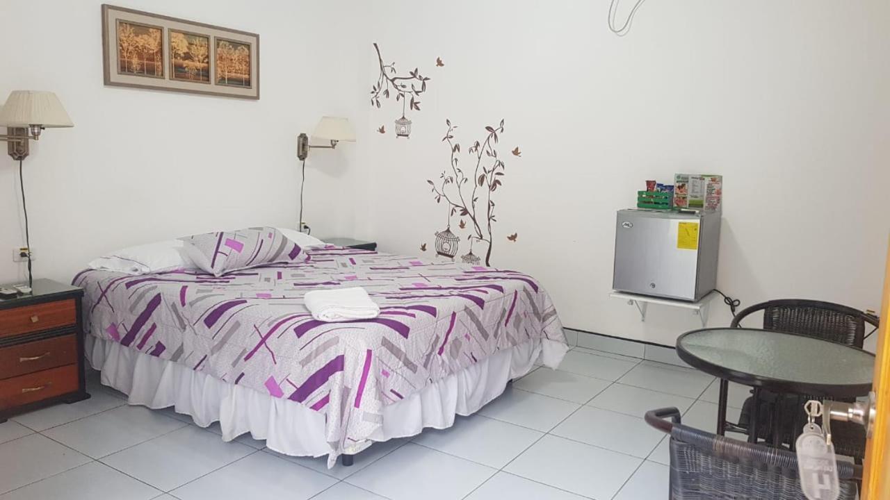 Hotel Las Palmas Esmeraldas Buitenkant foto