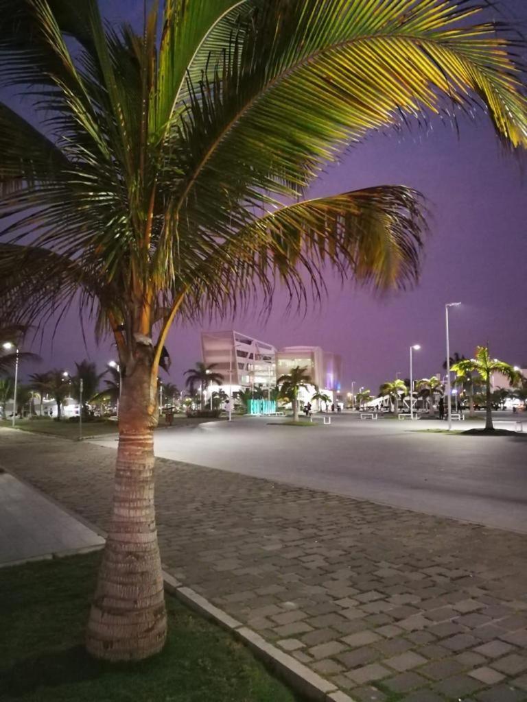 Hotel Las Palmas Esmeraldas Buitenkant foto